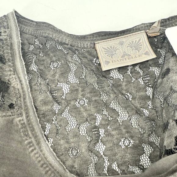 Dantelle NWT Distressed Faded Gray Tunic T-Shirt with Lace Back Women’s Small - Picture 9 of 10